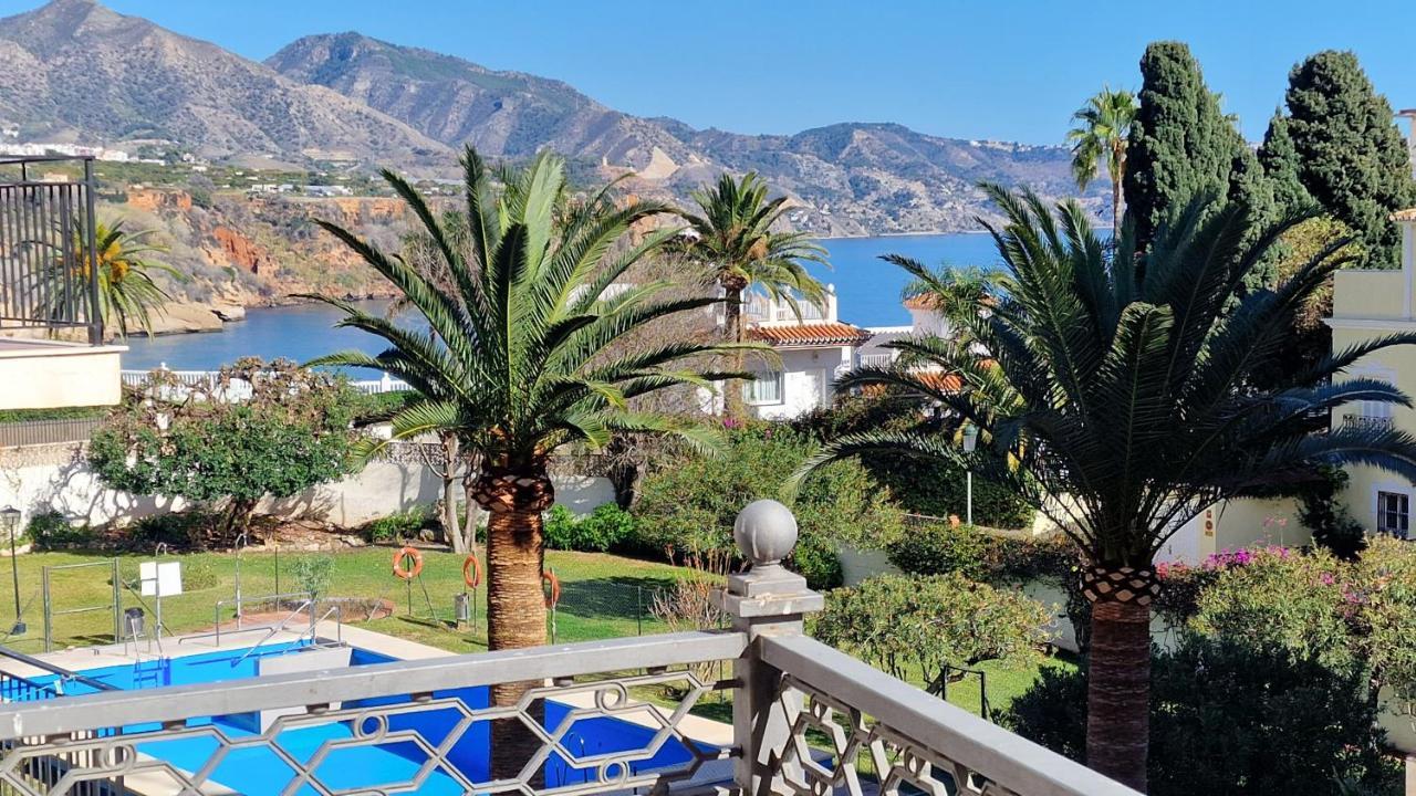 Apartamentos Latin Nerja Esterno foto