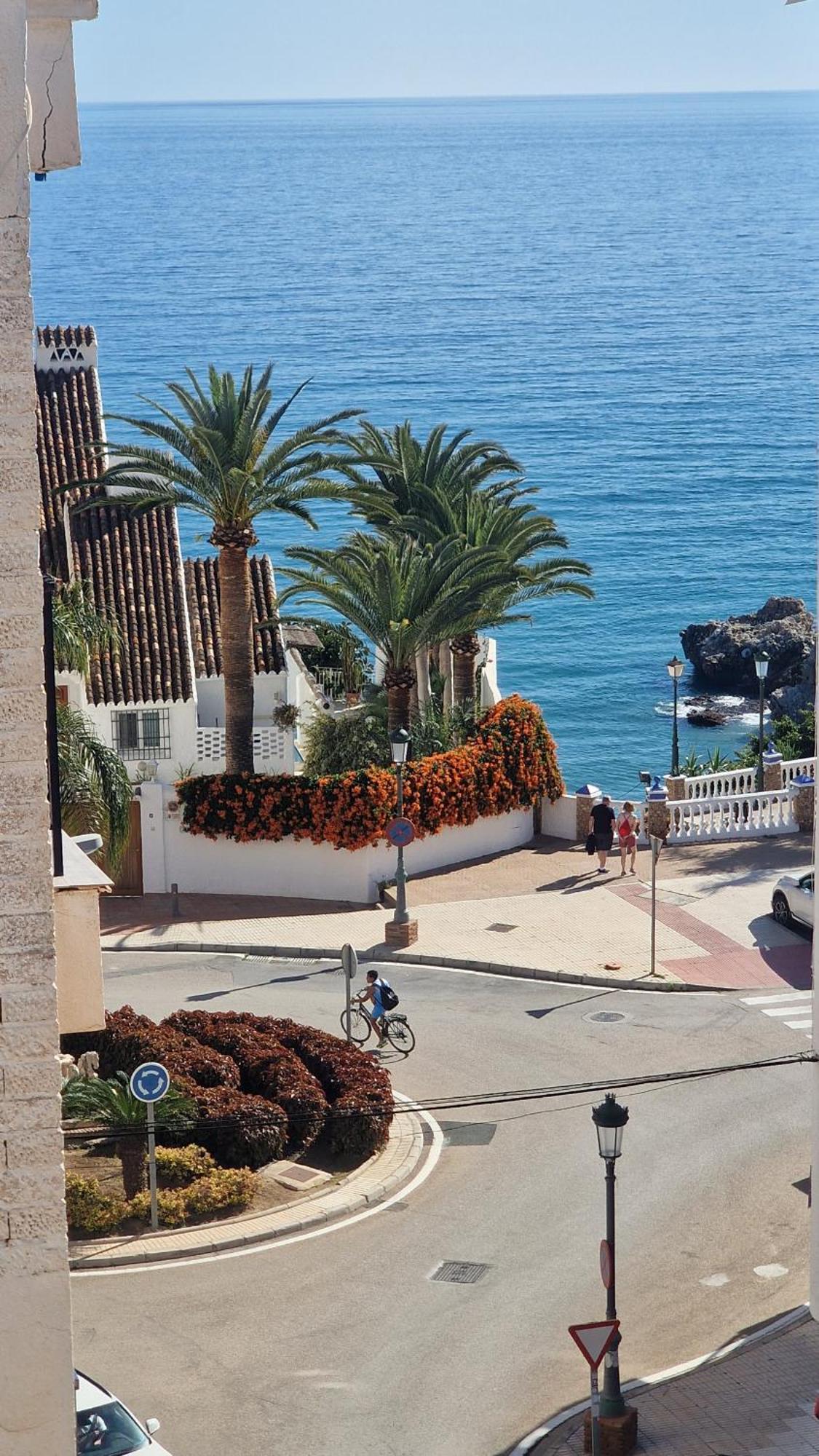 Apartamentos Latin Nerja Esterno foto