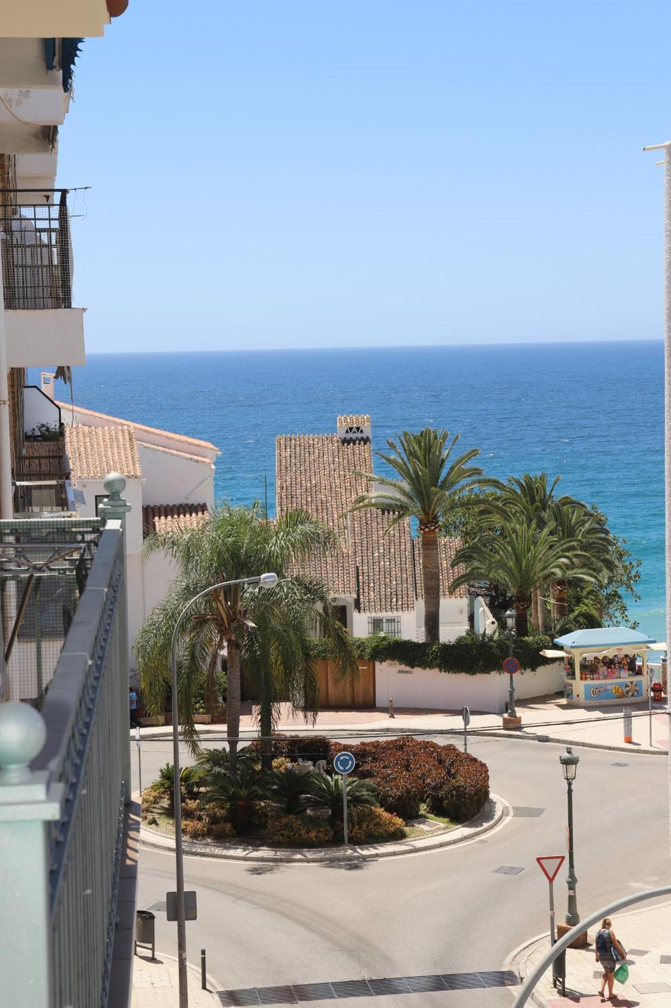 Apartamentos Latin Nerja Esterno foto