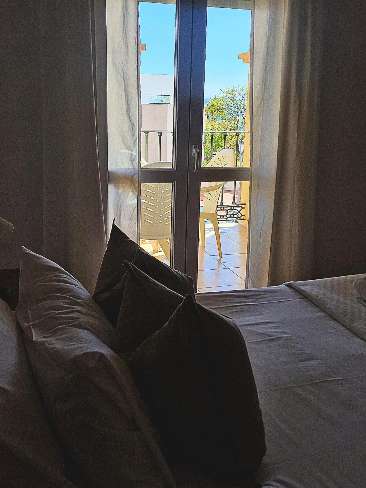 Apartamentos Latin Nerja Esterno foto