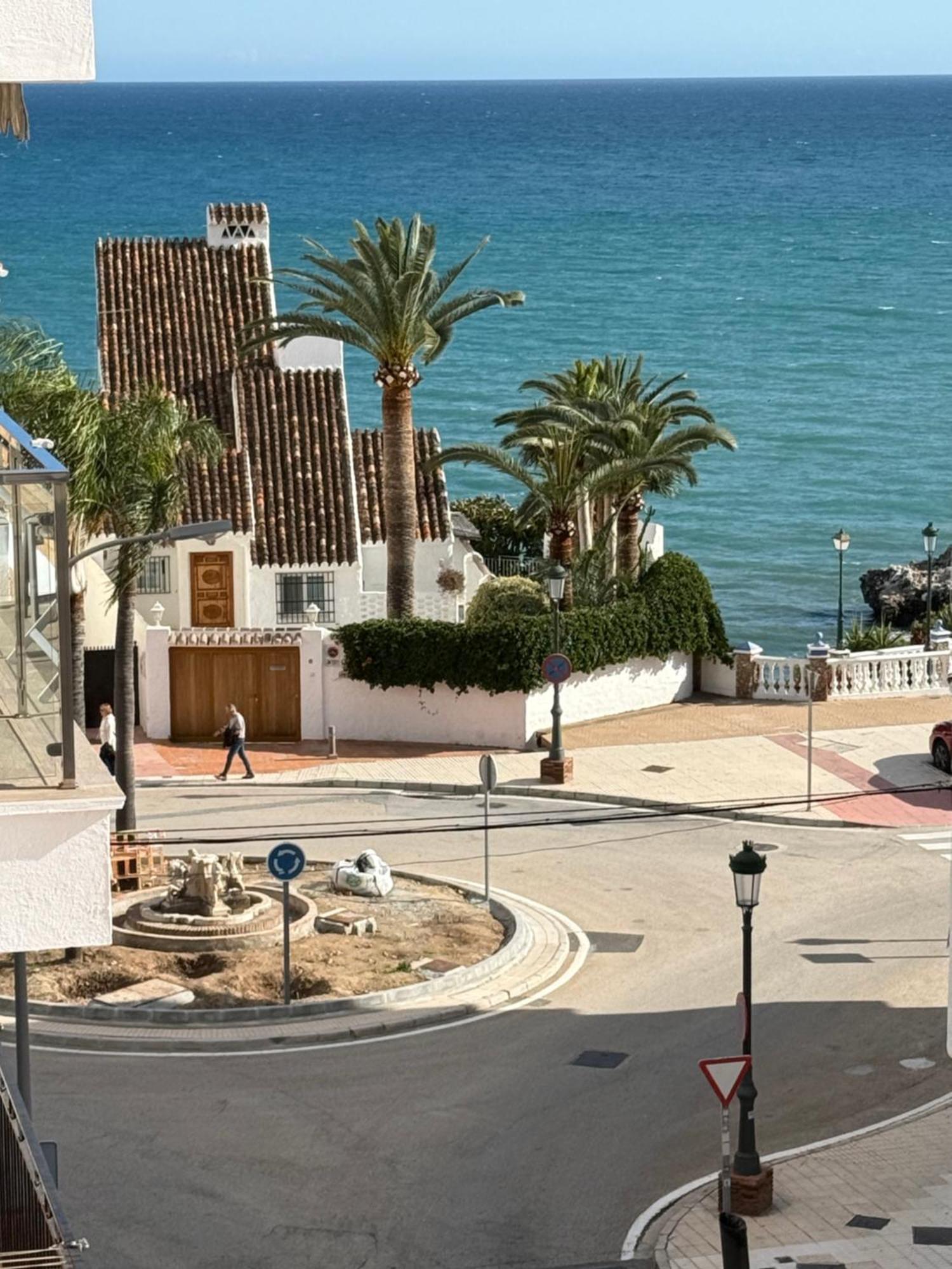 Apartamentos Latin Nerja Esterno foto