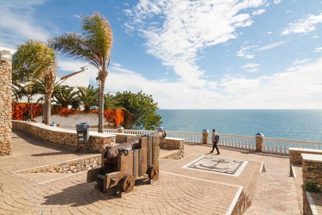 Apartamentos Latin Nerja Esterno foto
